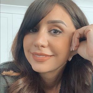 Meet your Posher, Negar